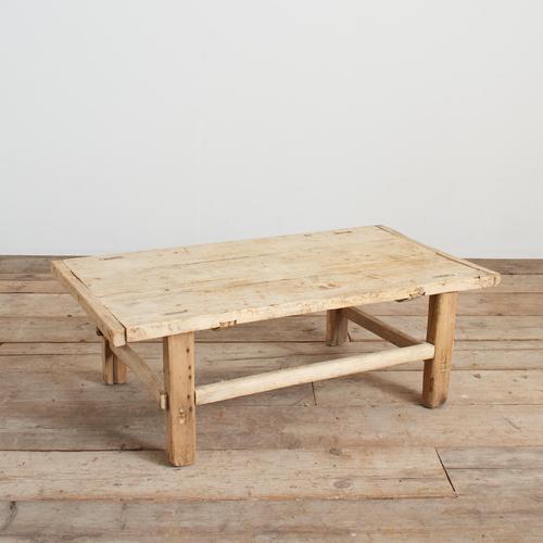 Antique Rustic Elm Coffee Table – BB A beautiful vintage solid wooden elm coffee table with some lovely original patina....