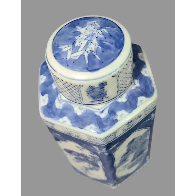 This vintage Asian Chinese tea caddy jar is a beautiful addition to any collection. Its unique hexagon shape and blue and...