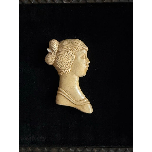 Vintage Framed Bas Relief Carved Silhouette Cameo of a Woman For Sale - Image 4 of 7