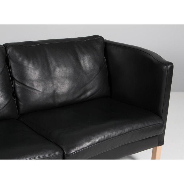 2000 - 2009 AV59 Two-Seat Sofa from Arne Vodder, 2000s For Sale - Image 5 of 9