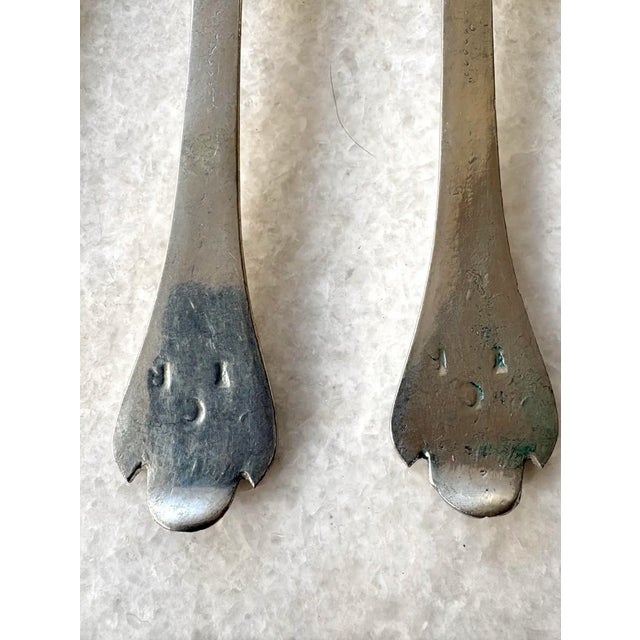 English 17th Century English Provincial Silver Spoons With Protective Red Suede Covering - Set of 6 Spoons For Sale - Image 3 of 9