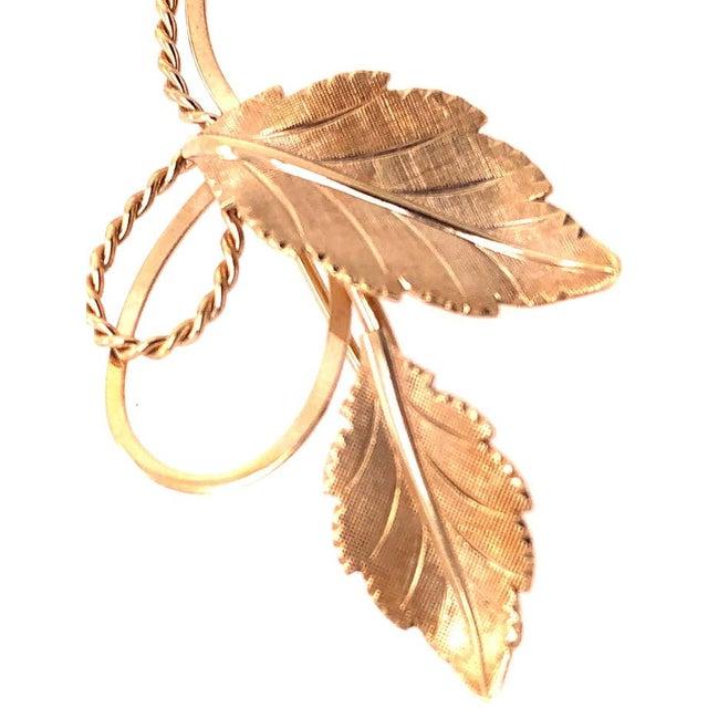 14 Karat Yellow Gold Freeform Leaf Brooch or Pin For Sale In New York - Image 6 of 8