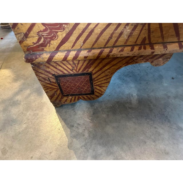 Early 19th Century Primative American Grain Painted Trunk With Rose Head Nails For Sale - Image 4 of 12