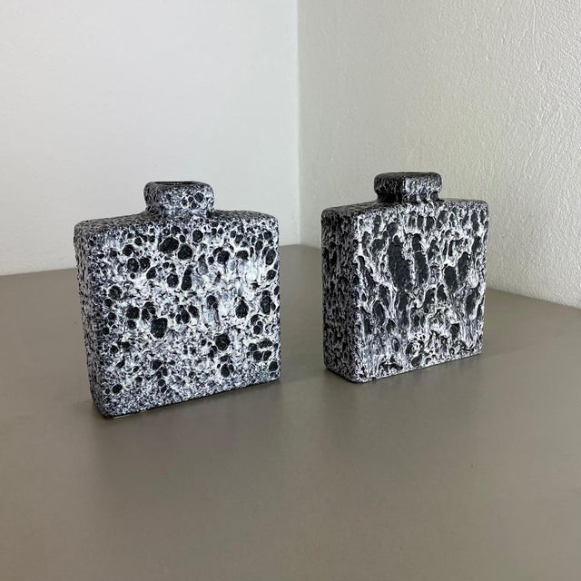 Pottery Fat Lava Cubic Vases in Black-White from Jopeko, Germany, 1970s, Set of 2 For Sale - Image 3 of 18