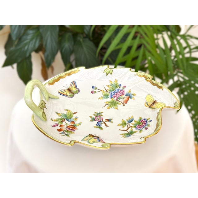 1980s 1980s Herend Queen Victoria Leaf Dish Hand Painted Porcelain Butterfly & Floral, Hungary Vbo 201 For Sale - Image 5 of 10