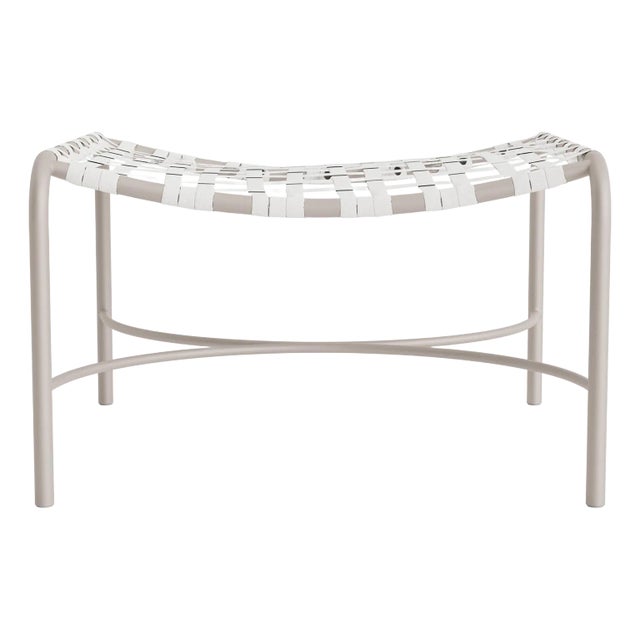 Brown Jordan Kantan Aluminum Suncloth Ottoman, Dove frame with White fabric For Sale