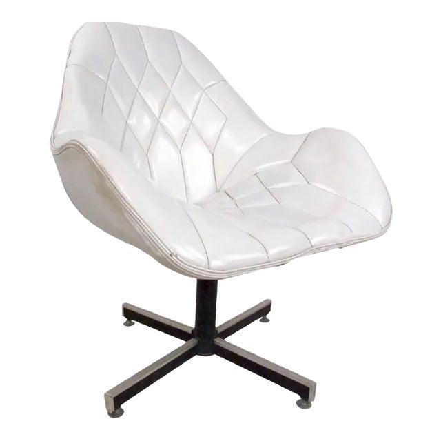 Mid-Century Modern Tufted Swivel Lounge Chair For Sale