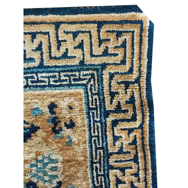 Abstract 1870s Yellow Gold Medallion Antique Chinese Ningxia 2' X 2'2" Wool Knotted Carpet Rug For Sale - Image 3 of 9