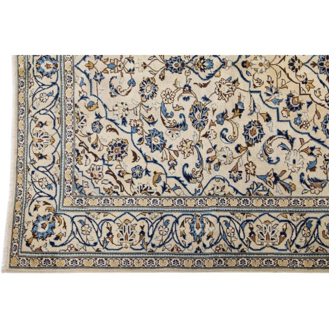 1960s Vintage Persian Kashan Handmade Beige Floral Wool Rug For Sale - Image 4 of 7