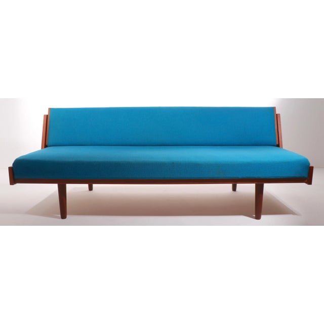 GETAMA Danish Mid-Century Modern Daybed Sofa by Hans Wegner for Getma For Sale - Image 4 of 12