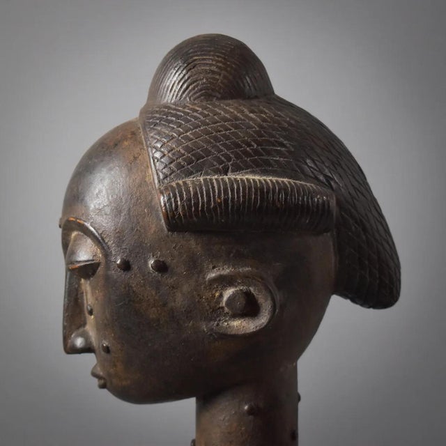 Early 20th Century Attye Female Figure On Base Côte d'Ivoire For Sale - Image 11 of 13
