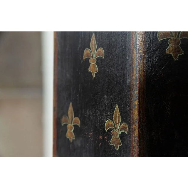 Napoleon III French Fleur De Lis Painted Umbrella Stand, 1860s For Sale - Image 6 of 12