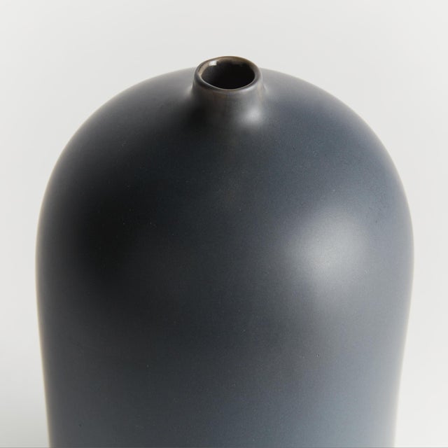 Modern Mallie Vase Small For Sale - Image 3 of 4