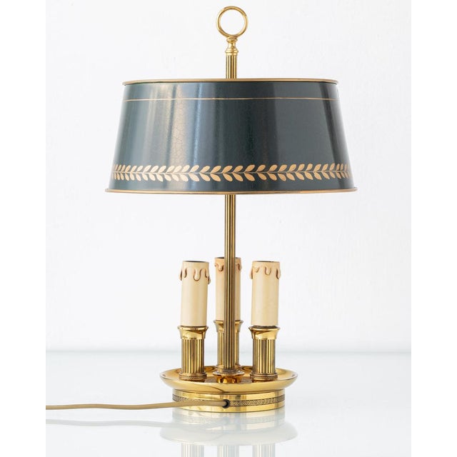 French Empire Brass Three-Light Bouillotte Lamp with Gilt Laurel Tôle Shade For Sale - Image 11 of 18