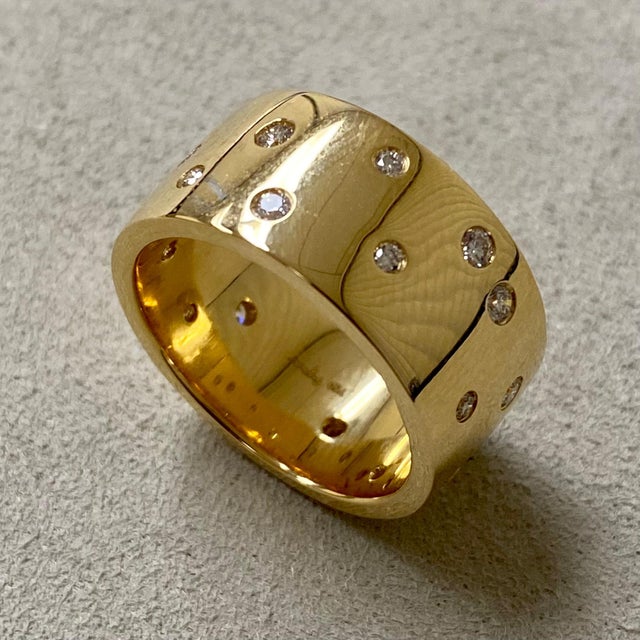 Syna Yellow Gold Cosmic Ring with Diamonds For Sale - Image 4 of 5