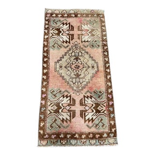 Turkish Yastik Rug 1'5" x 2'11" For Sale
