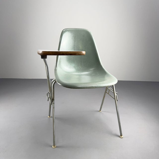 Herman Miller Vintage Model DSS-Ta Fiberglass Side Chair in Seafoam Green by Charles & Ray Eames for Herman Miller, 1950s For Sale - Image 4 of 12