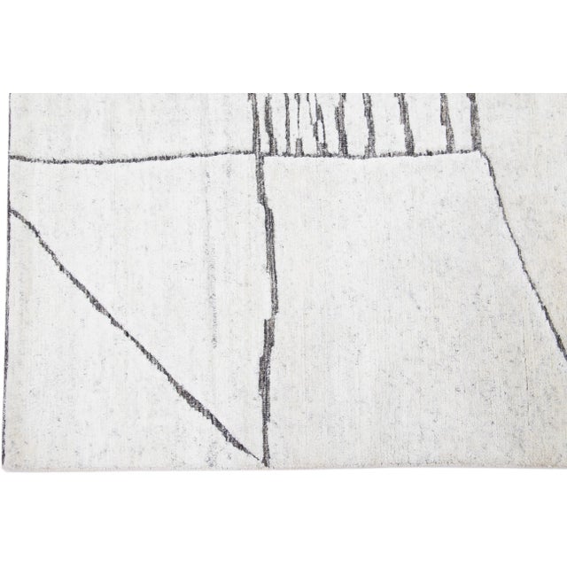 1960s Abstract Modern Moroccan Style Scatter Wool Rug in Ivory by Apadana For Sale - Image 4 of 7