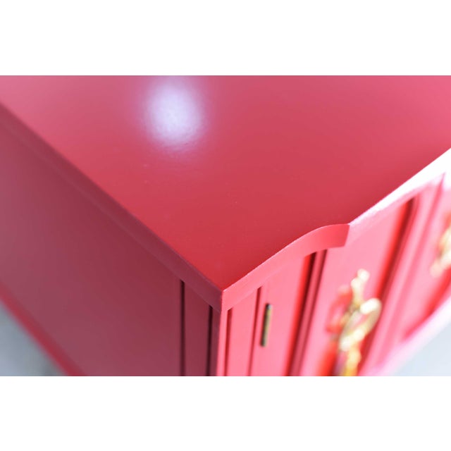 Mid Century Transitional Pair of Nightstands in Red - Newly Painted For Sale - Image 10 of 12