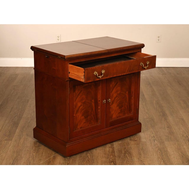 Traditional Stickley Traditional Mahogany Flip-Top Server Cabinet For Sale - Image 3 of 18