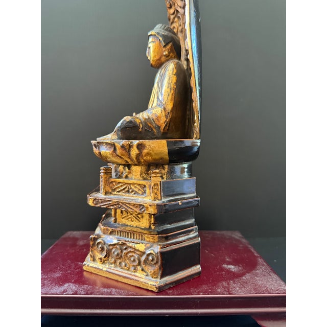 Japanese Carved Wood Buddha With Gold Leaf & Black Lacquer Mid-20th Century For Sale - Image 10 of 12
