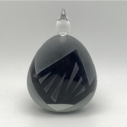 Jim Grant Black Cameo Glass Perfume Bottle (Signed and Dated, Handmade Art Glass, Vintage 1983) For Sale In Philadelphia - Image 6 of 15