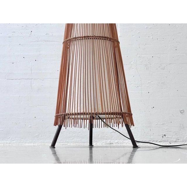 French Floor Lamp in Light-Stained Rattan and Bamboo, 1960s For Sale - Image 14 of 16