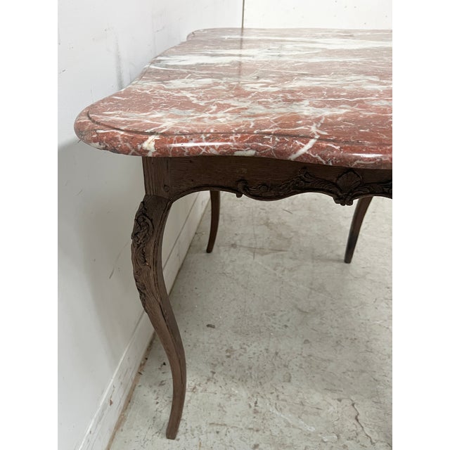 Louis XV Center Table in Oak and Marble, 1700s For Sale - Image 4 of 18