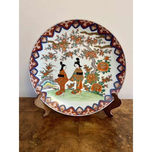 Japanese Imari Large Plate, 1920s, in Very Good conditions. Designed 1920 to 1949