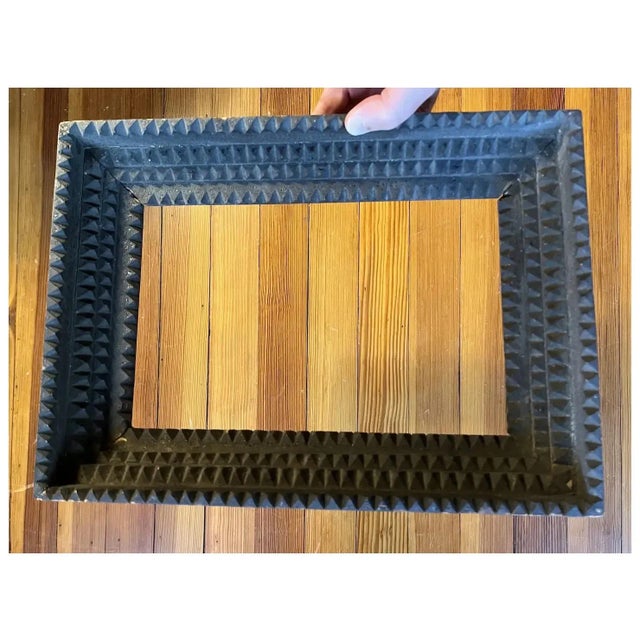 Antique Early 20th Century American Tramp Art Carved Wooden Picture Frame For Sale - Image 14 of 15