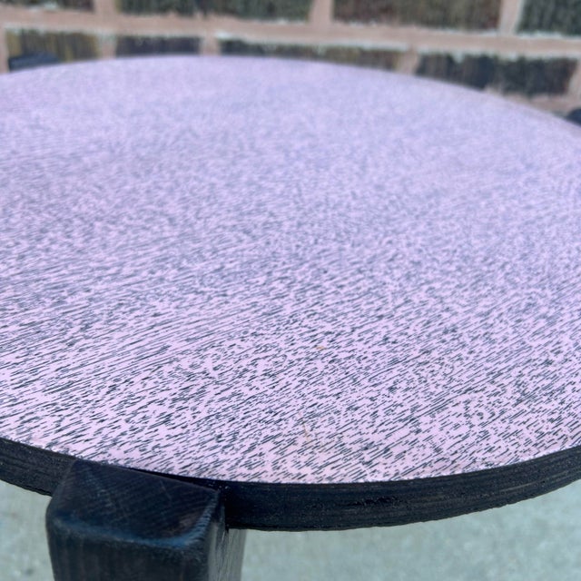 Mid-Century Modern Pink Laminate Side Table With Wooden Legs For Sale - Image 4 of 7