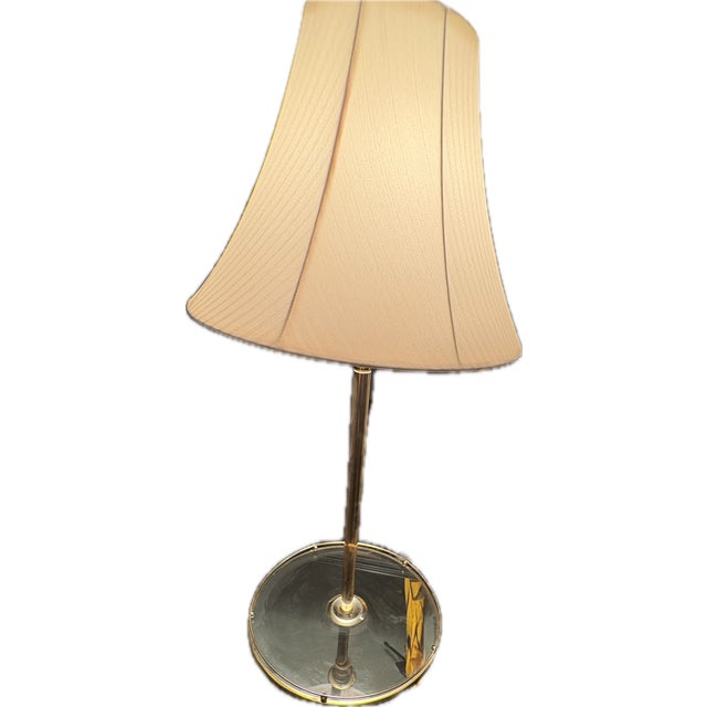 Vintage Stiffel Style Solid Brass Floor Lamp With Integrated Round Glass Side Table For Sale - Image 6 of 16