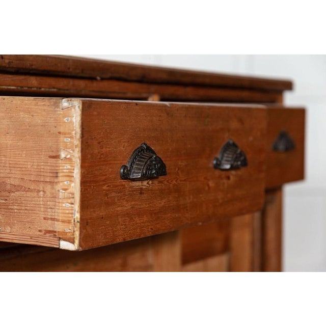 Large 19th Century English Pine Dresser Base, 1880s For Sale - Image 11 of 17