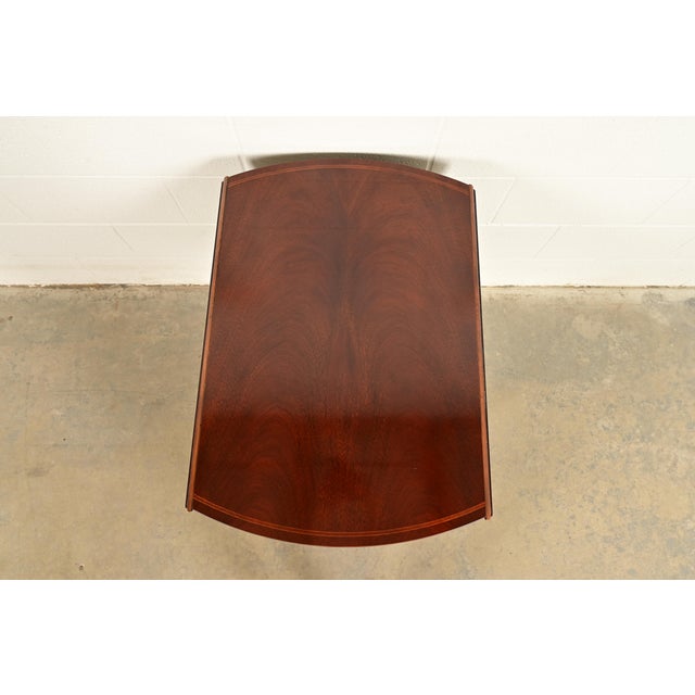 Wood Baker Furniture Historic Charleston Georgian Inlaid Flame Mahogany Drop Leaf Pembroke Side Table For Sale - Image 7 of 17