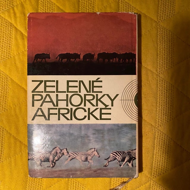 This is the Czech translation of Ernest Hemingway’s memoir Green Hills of Africa. Green Hills of Africa is a work of...