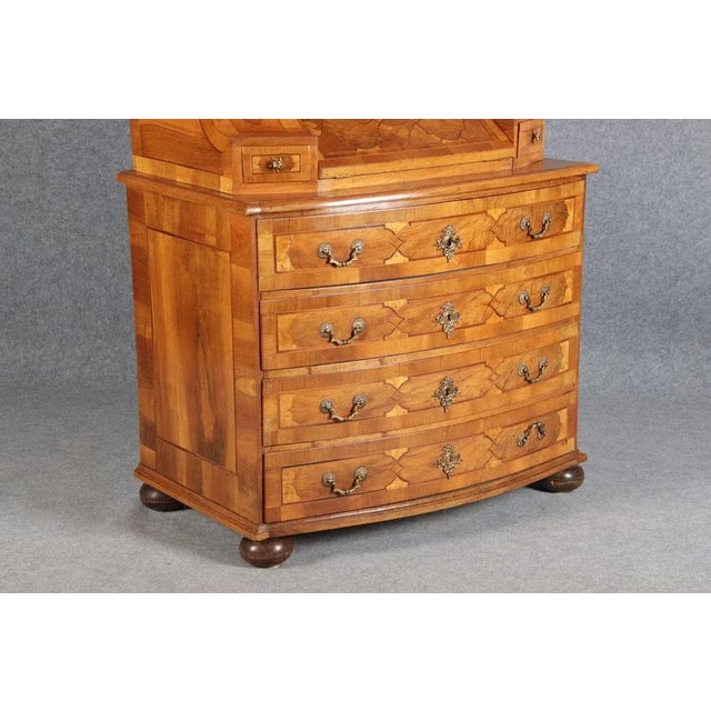Baroque Secretaire in Walnut, 18th Century For Sale - Image 15 of 18