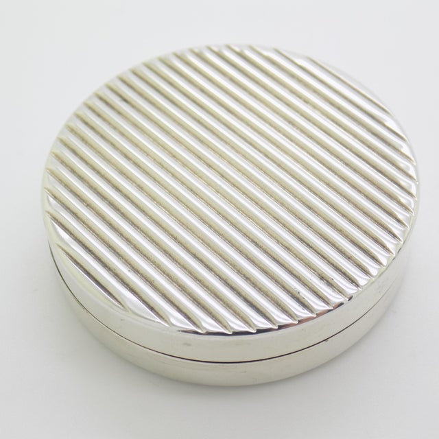 Italian Vintage Italian Handmade Genuine Silver Round Pill Snuff Trinket Box, Made in Alessandri (Al, Italy) For Sale - Image 3 of 10