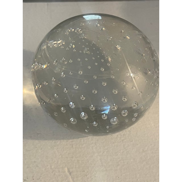 Modern 1960s Beautiful Contrast Controlled Bubbles Pair of Paperweights For Sale - Image 3 of 6
