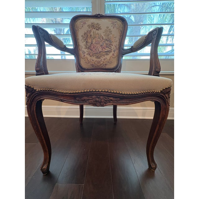 Vintage French Louis XV Style Carved Walnut Fauteuil With Pastoral Tapestry Upholstery For Sale In Tampa - Image 6 of 8