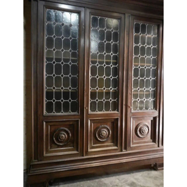 1950s Walnut and Lead Glass Bookcase, Italy, 1950s For Sale - Image 5 of 18