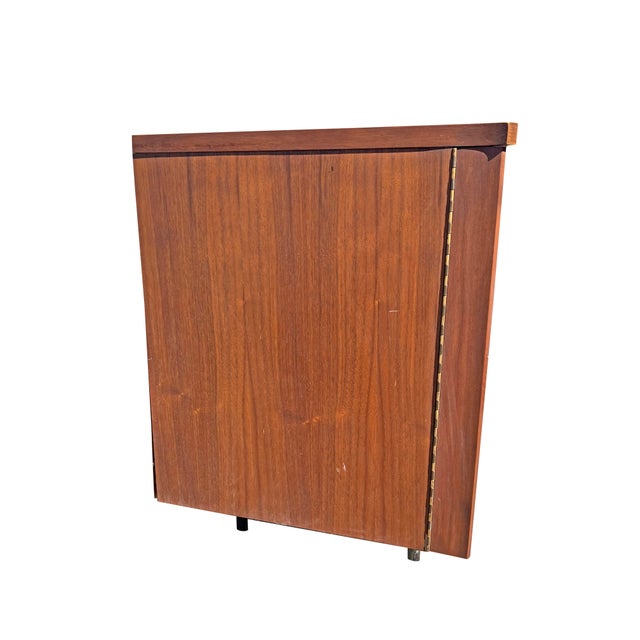 1960s Vintage Mid Century Modern Long Dresser or Credenza by American of Martinsville For Sale - Image 5 of 14