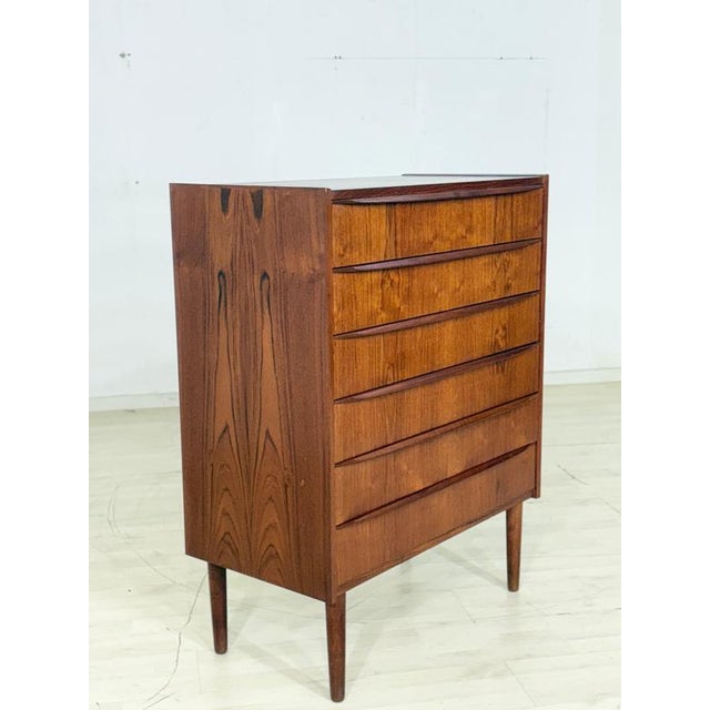 Mid-Century Modern Danish Chest of Drawers in Teak For Sale - Image 5 of 9