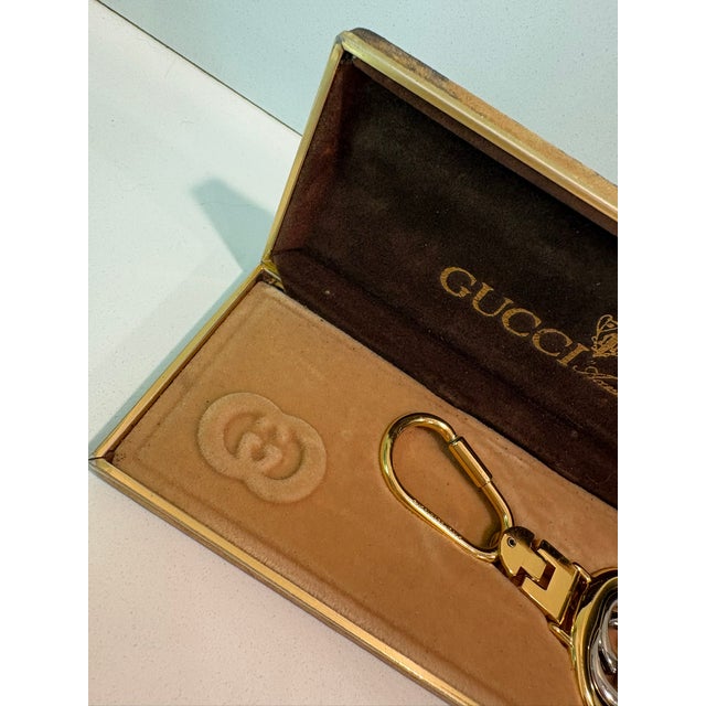 Vintage Gucci Gg Logo Gold Tone Key Fob With Original Box For Sale - Image 14 of 17