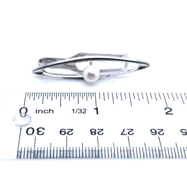 1990s 1990s Mikimoto Estate Akoya Pearl Men Tie Clip Silver 7 mm For Sale - Image 5 of 5