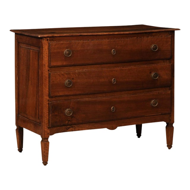 Italian 1820s Serpentine Front Walnut Commode with Three Drawers For Sale