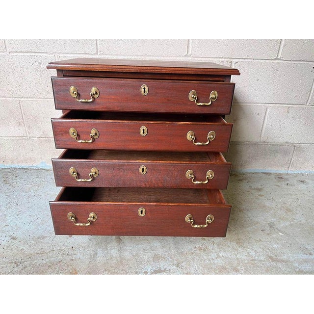 Mid 20th Century Vintage Chippendale Style Mahogany 4 Drawer Chest or Nightstand For Sale - Image 4 of 11