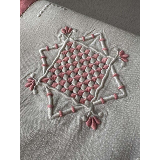 1900 - 1909 Antique French Linen Pouch with Pink Embroidery & Drawnwork Trim, Hand-Embroidered Flax Linen Bag Keepsake, c. 1900 For Sale - Image 5 of 9