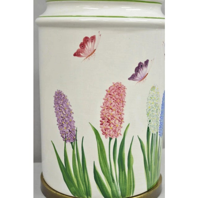 Paul Hanson Late 20th Century Paul Hanson French Country Porcelain Jardiniere Butterfly & Flower Table Lamp For Sale - Image 4 of 12