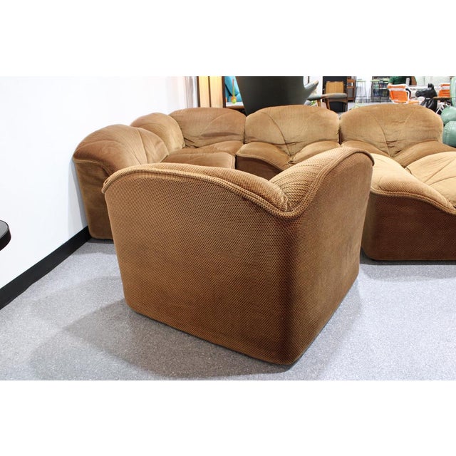 Postmodern 1970s Modular Sectional and Ottoman by Guido Faleschini for I4 Mariani For Sale - Image 3 of 11