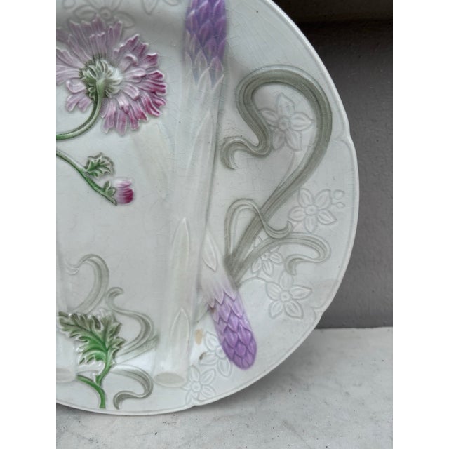 1900 - 1909 Majolica Asparagus Plate With Mums Keller & Guerin Saint Clement For Sale - Image 5 of 6